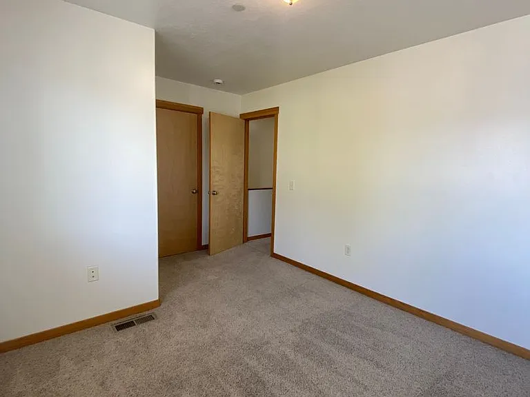998 W 8th Pl — Photo 8