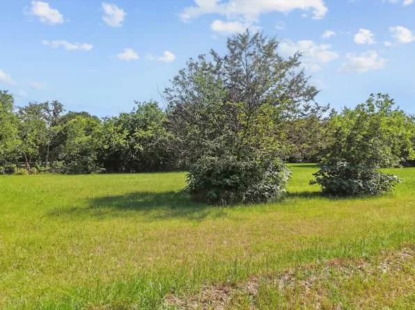 122 W Shady Shores Rd, Denton, TX 76208
