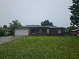 2315 W Austin St, Bolivar, MO 65613