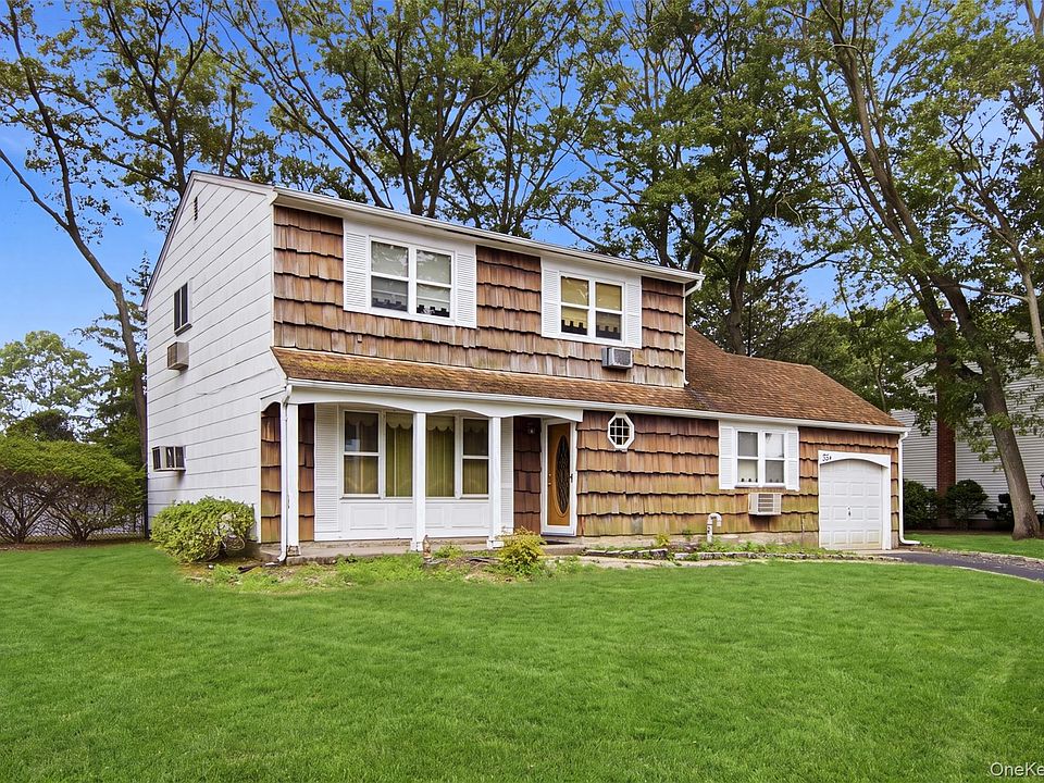 1st image of 4 Smithtown Crescent