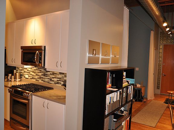 5th image of 420 W Grand Ave APT 5C