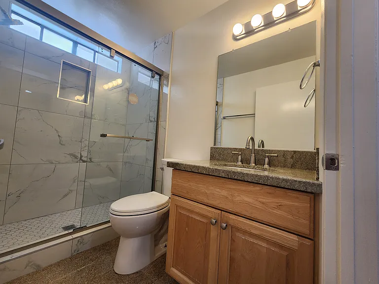 626 N Isabel St #202 — Photo 31