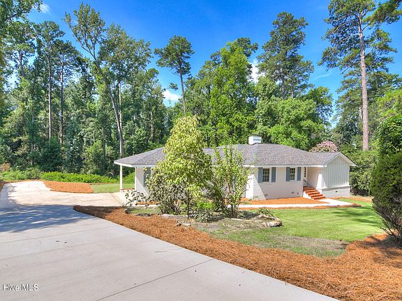 2nd image of 2254 Overton Road