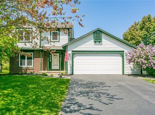 11 Delacorte Cir, Rochester, NY 14612