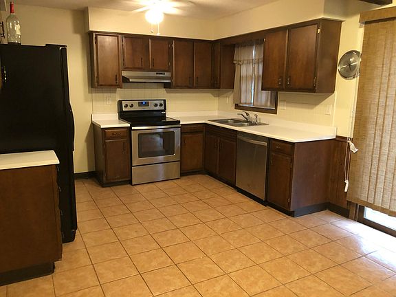 3rd image of 2198 Charles Dr