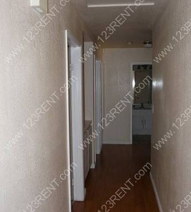 5th image of 37668 42nd St E