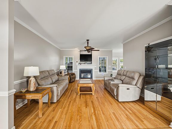 4th image of 68 Longhorn Dr