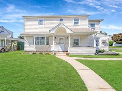 58 Elmtree Lane, Levittown, NY, 11756