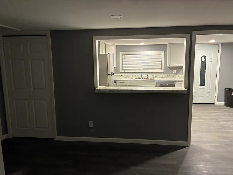 765 W Outer Dr — Photo 3