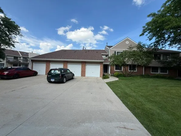 232 Winding Oak Ln #25, Buffalo Grove, IL 60089