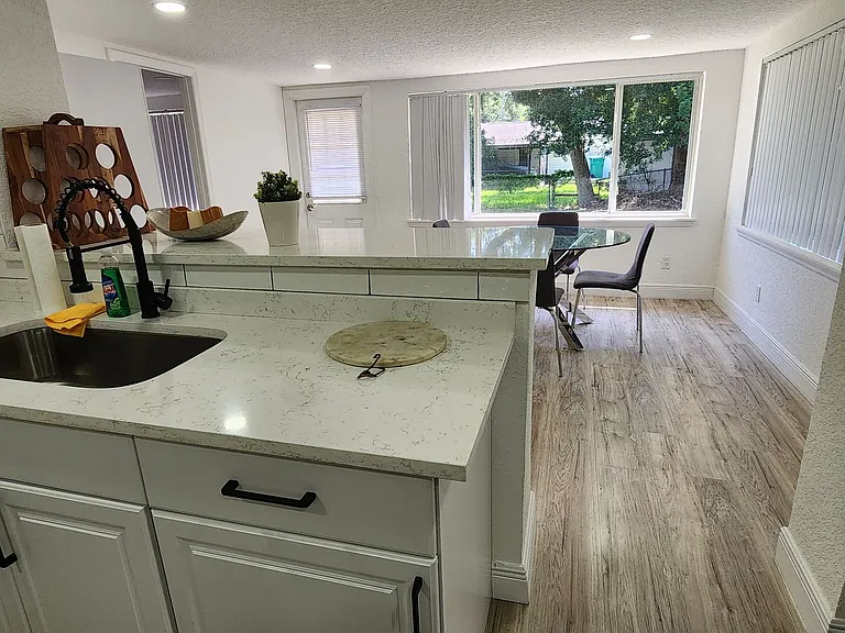 1375 Powers Ave — Photo 13
