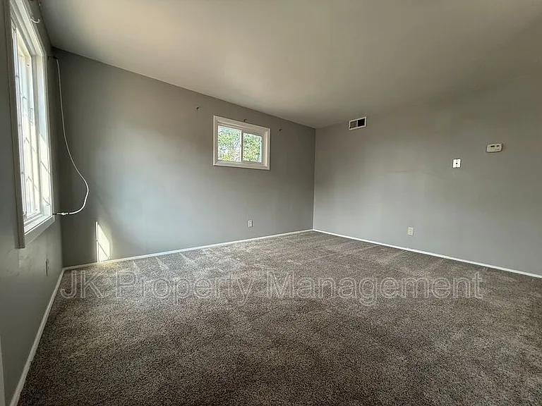 1322 1st Ave NW #2 — Photo 4