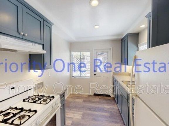 3rd image of 3645 Reynard Way