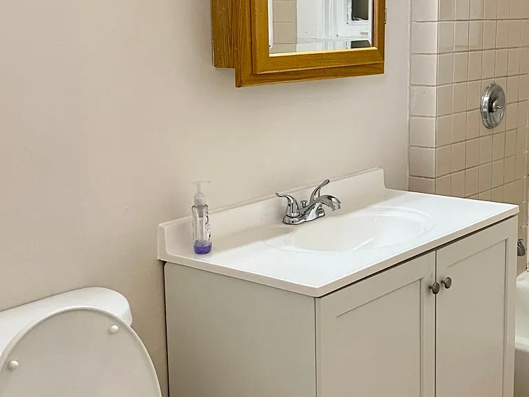 1634 W Addison St #1 — Photo 11