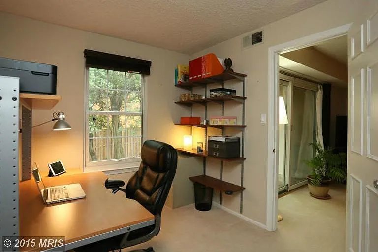 3 bed, 1064 sqft, $2,700 — Photo 3