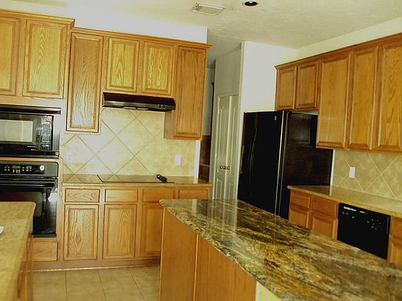 4th image of 1827 Crescent Oak Dr