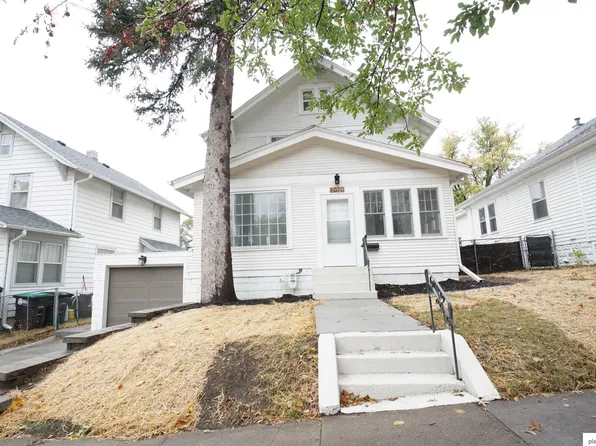 6070 Grant St, Omaha, NE 68104
