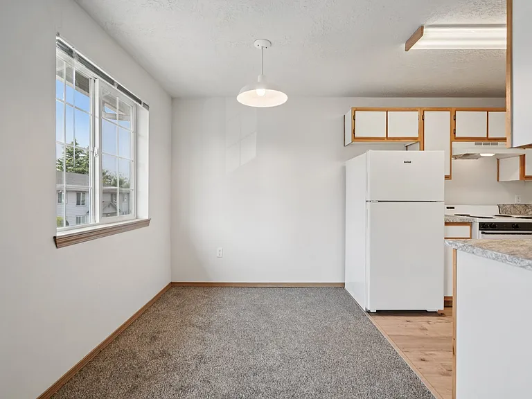 Valley Crest Apartments — Photo 17