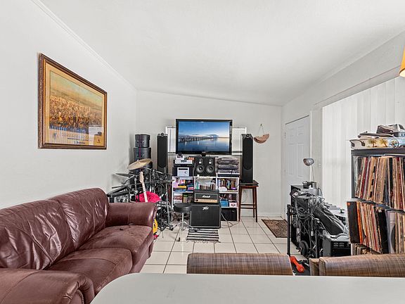 5th image of 150 Cedar Ave