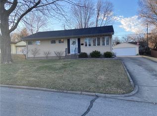 33 Wyoming Dr, Decatur, IL 62526