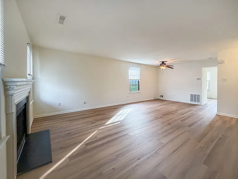 21 Stockton Ct — Photo 3