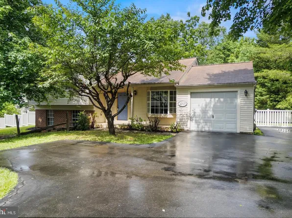 17405 Blossom View Dr, Olney, MD 20832