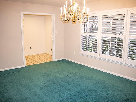 5th image of 2608 Cimmaron Ave