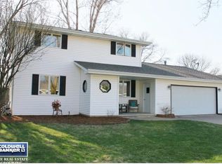 1805 S Mayfair Dr, Appleton, WI 54914