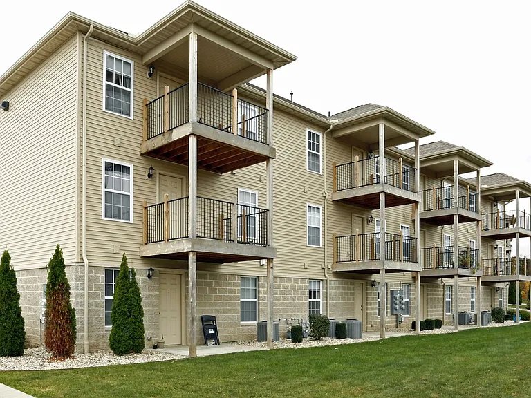 Briar Ridge Apartments — Photo 3
