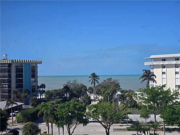 3410 Gulf Shore Blvd N APT 605, Naples, FL 34103