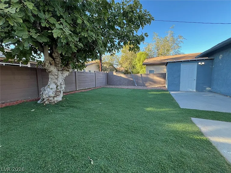 428 Beaumont St — Photo 37