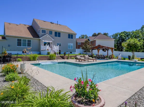 24 Orsaf Lane, Bayville, NJ 08721