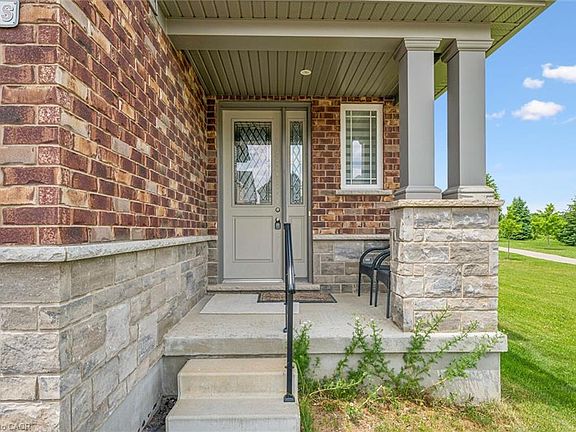 3rd image of 153 Rivertrail Ave