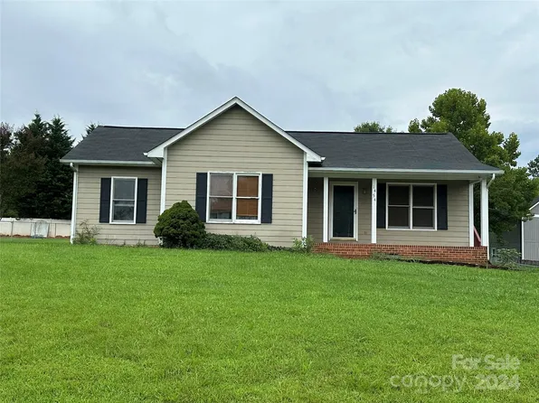 1454 Carlin Dr, Conover, NC 28613