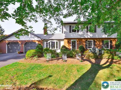 1220 Deerfield Dr S, Allentown, PA, 18104