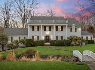 2 N Gate Rd, Mendham, NJ 07945