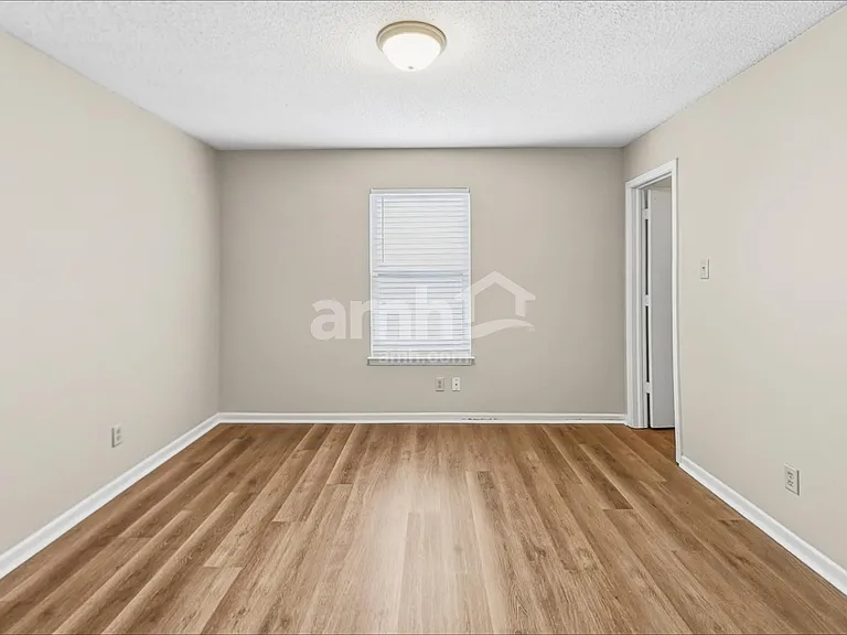 2324 Shadowbrook Dr — Photo 15