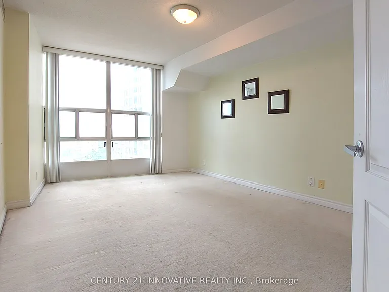 33 Elm Dr W #1012 — Photo 10