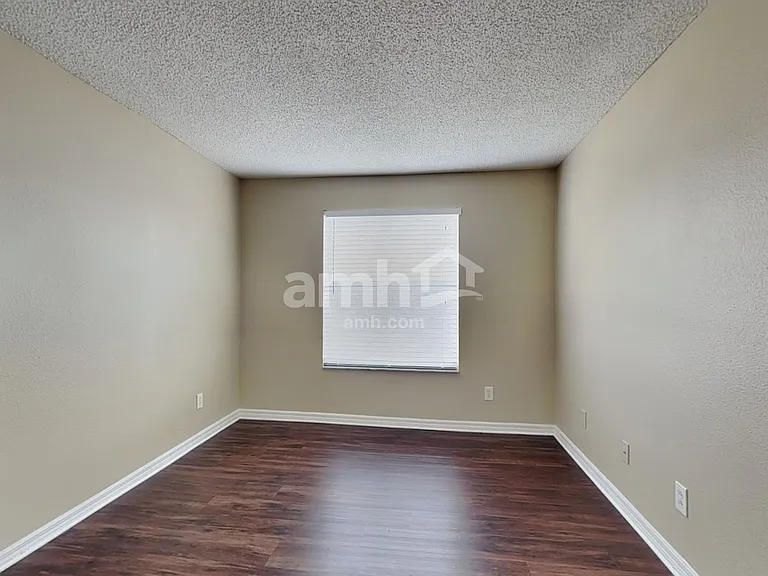 1226 Loretto Cir — Photo 24