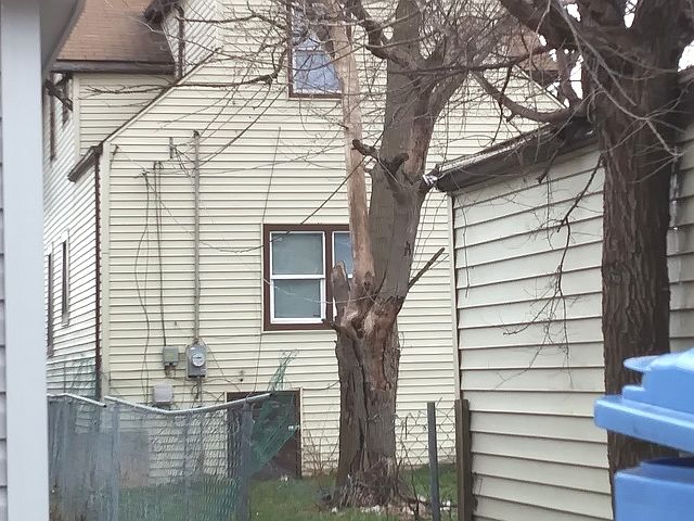 2nd image of 605 E 92nd St