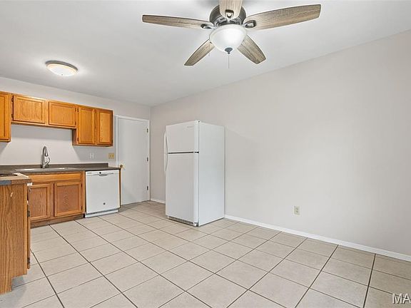 5th image of 122 Burnside St