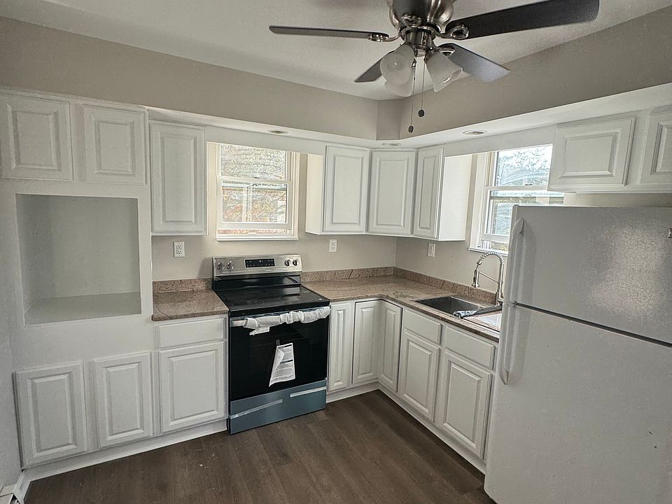 Updated kitchen with granite and a new oven