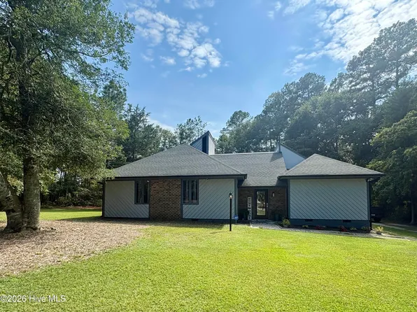 12800 Woodbridge Drive, Laurinburg, NC 28352