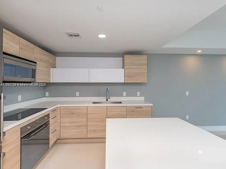 16385 Biscayne Blvd #2103 — Photo 4