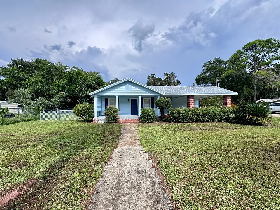 123 SE 1st St