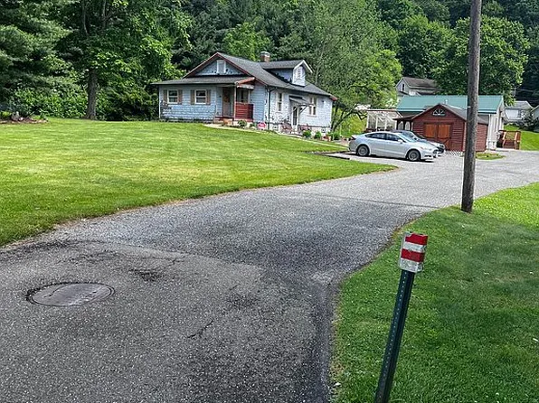 1913 Wagner St NW, Dover, OH 44622