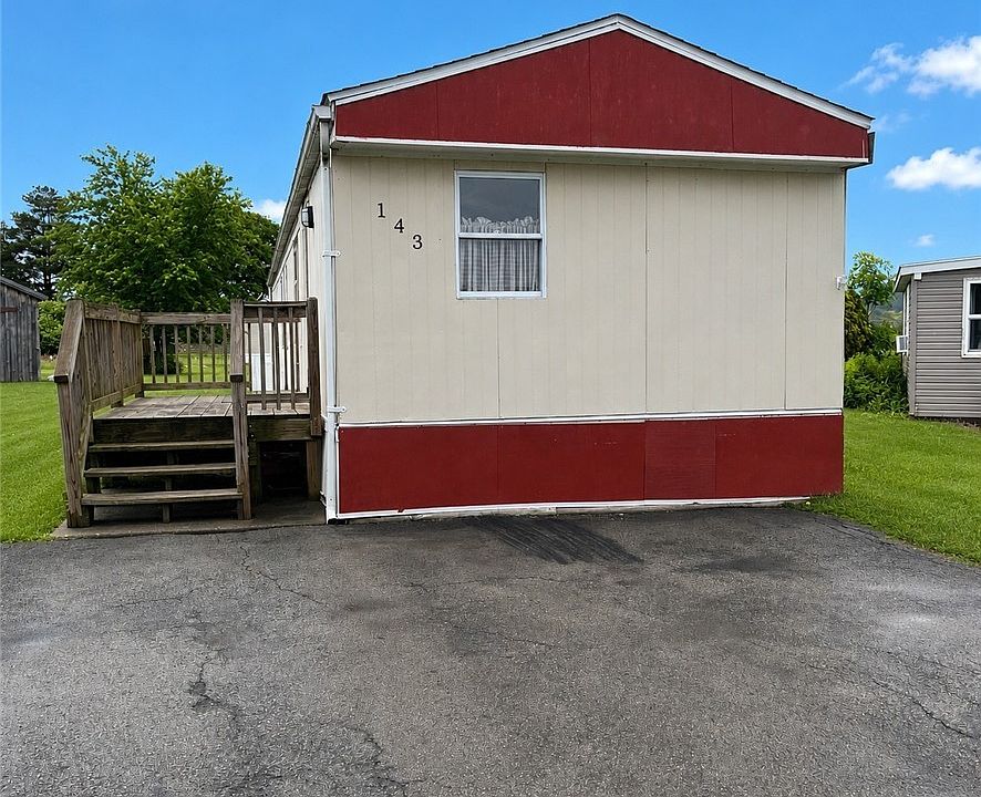 1st image of 143 Del Ct E