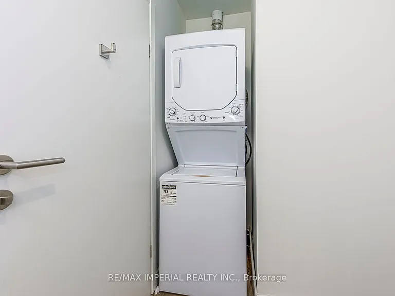 49 Walnut St S #1803 — Photo 24