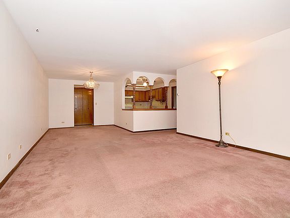 5th image of 4106 N Narragansett Ave APT 502
