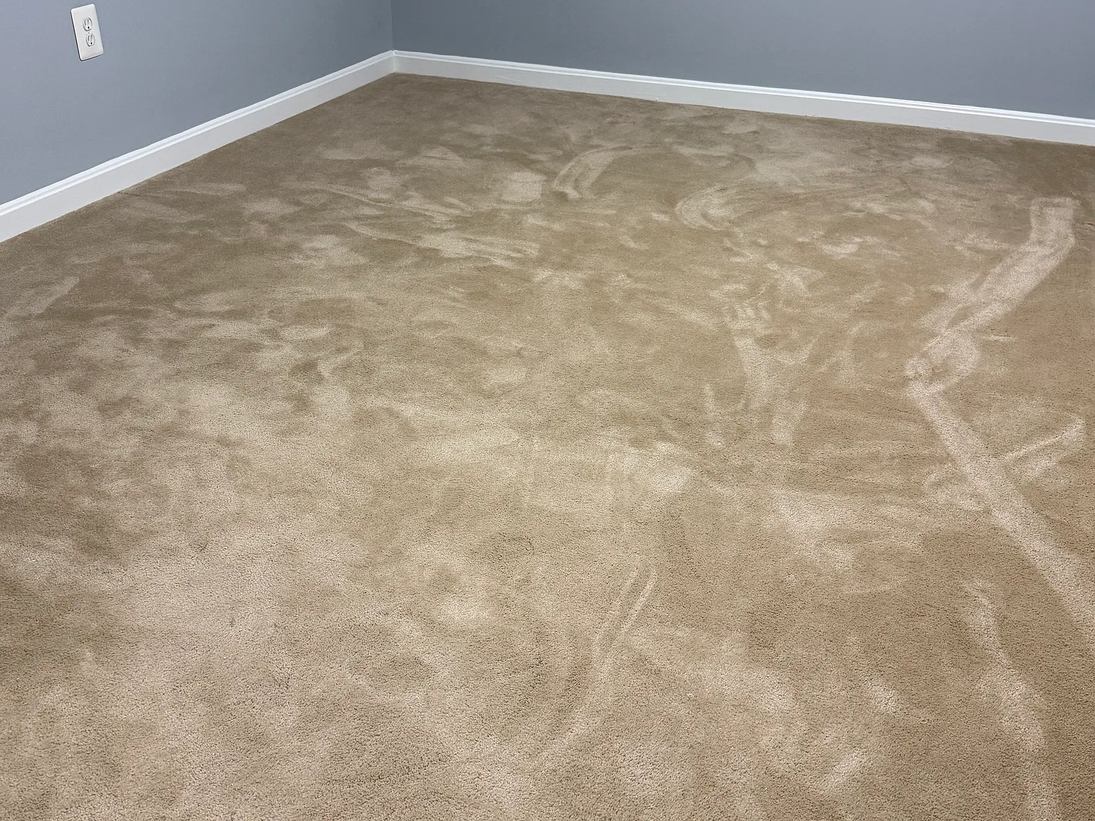2 bed, 2000 sqft, $2,200 — Photo 1